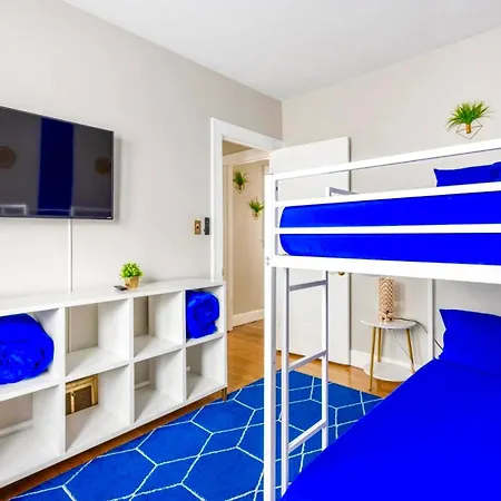The Sapphire Haven - Your Old Brooklyn Oasis Awaits Families, Couples, Business Travelers Near Downtown With Parking, 300 Mb Wifi & Self Check-In Cleveland Exterior photo
