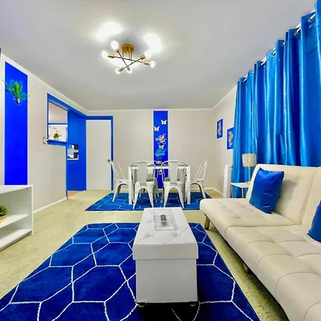 The Sapphire Haven - Your Old Brooklyn Oasis Awaits Families, Couples, Business Travelers Near Downtown With Parking, 300 Mb Wifi & Self Check-In Cleveland Exterior photo