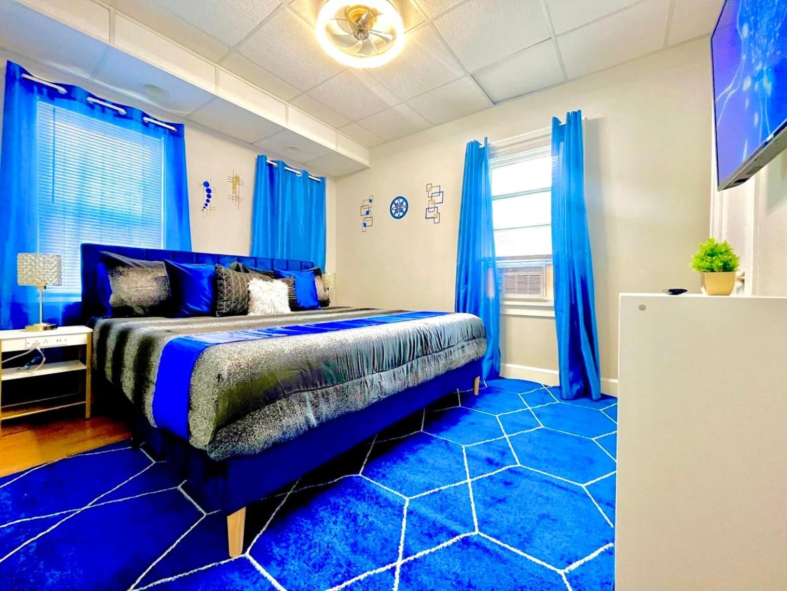The Sapphire Haven - Your Old Brooklyn Oasis Awaits Families, Couples, Business Travelers Near Downtown With Parking, 300 Mb Wifi & Self Check-in Ferienhaus Cleveland