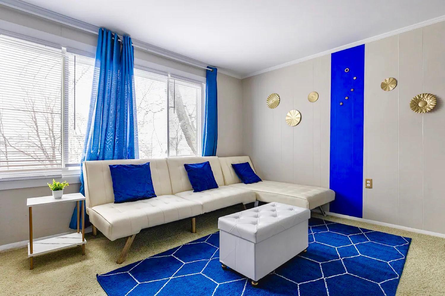 Ferienhaus The Sapphire Haven - Your Old Brooklyn Oasis Awaits Families, Couples, Business Travelers Near Downtown With Parking, 300 Mb Wifi & Self Check-in