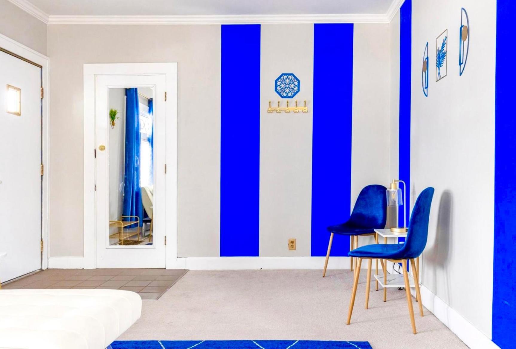 The Sapphire Haven - Your Old Brooklyn Oasis Awaits Families, Couples, Business Travelers Near Downtown With Parking, 300 Mb Wifi & Self Check-in Ferienhaus Cleveland
