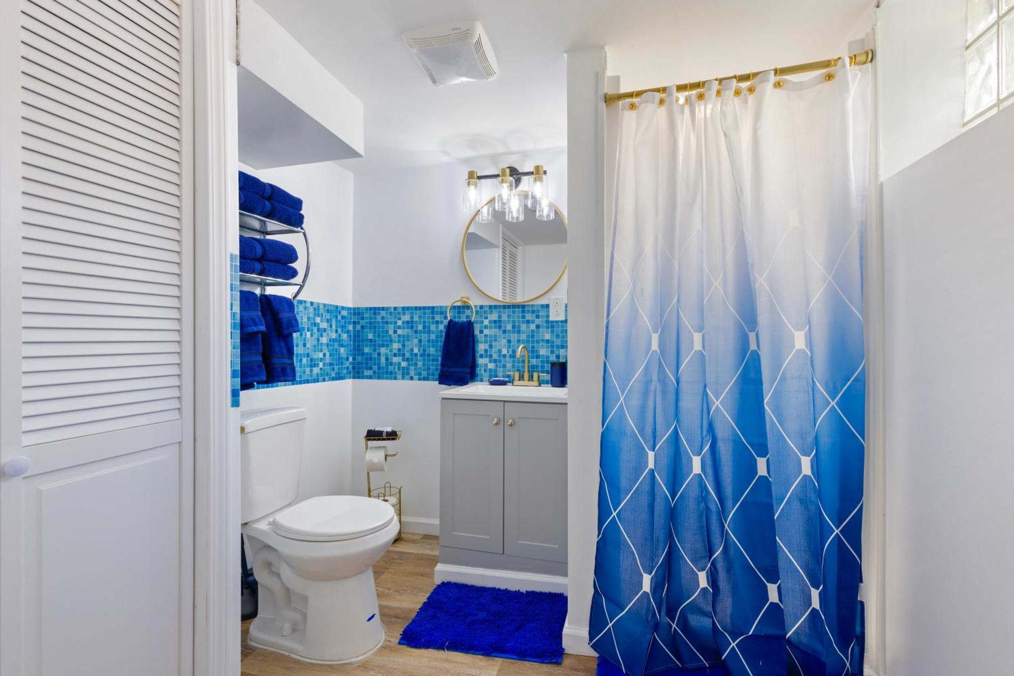 The Sapphire Haven - Your Old Brooklyn Oasis Awaits Families, Couples, Business Travelers Near Downtown With Parking, 300 Mb Wifi & Self Check-in Ferienhaus